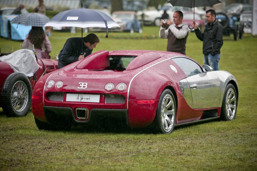  Bugatti Veyron 16.4 Centenaire 2009 года  (фото 11 из 130)